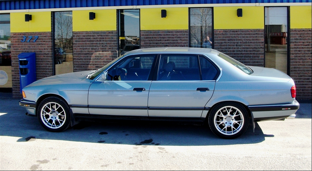 1990 BMW 7-Series VINs, Configurations, MSRP & Specs - AutoDetective